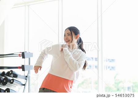 ダンサー　ヒップホップ　スタジオ　フィットネスジム　スポーツジム　 54653075