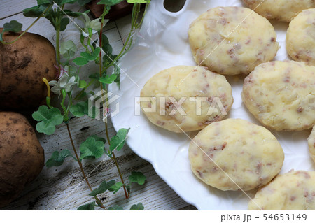 ポテトコロッケの下ごしらえ ポテトコロッケの下ごしらえ 54653149
