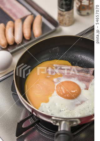 【目玉焼き作り　失敗】 54657070