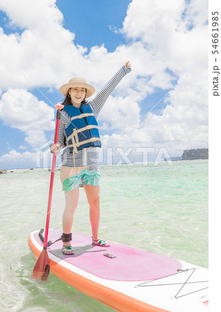 海外旅行イメージ　海　人物　サップ　レジャー 54661985