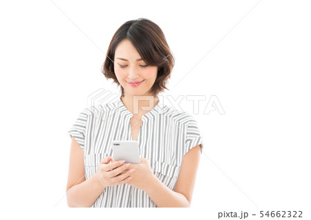 若い女性 カジュアル ビジネスウーマン スマートフォン 若い女性 カジュアル ビジネスウーマン スマートフォン 54662322