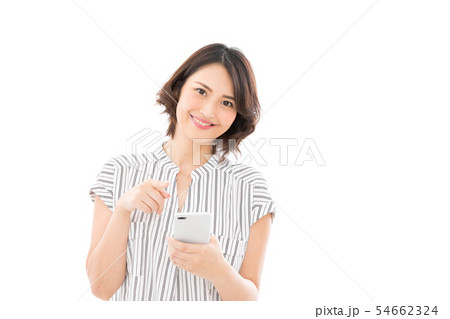 若い女性 カジュアル ビジネスウーマン スマートフォン 若い女性 カジュアル ビジネスウーマン スマートフォン 54662324