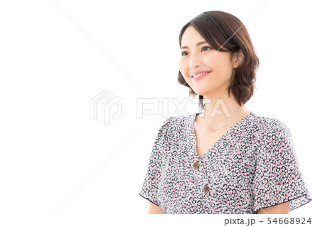 若い女性 カジュアル 若い女性 カジュアル 54668924