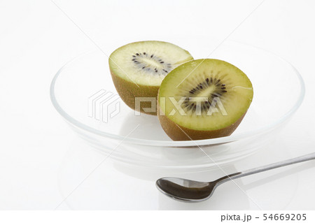 ゴールデンキウイフルーツ断面 54669205
