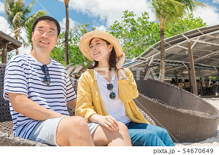 海外旅行イメージ　ビーチ　海　人物　 54670649