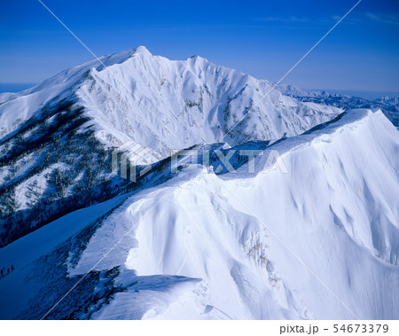 厳冬期の鹿島槍ヶ岳 厳冬期の鹿島槍ヶ岳 54673379