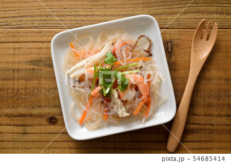 ヤムウンセン 54685414