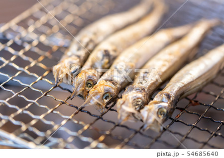 子持ちシシャモ(カペリン)･BBQ･bbq･炭火焼･網焼･備長炭･七輪･キャンプ･食事･食べ物･炭 54685640