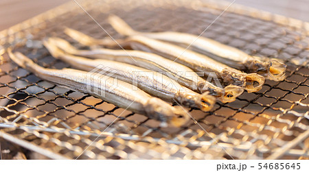 子持ちシシャモ(カペリン)･BBQ･bbq･炭火焼･網焼･備長炭･七輪･キャンプ･食事･食べ物･炭 54685645
