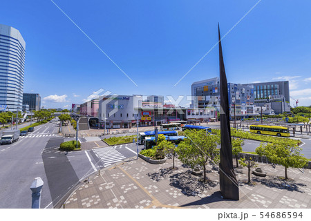 海浜幕張駅前の風景 54686594