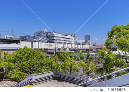海浜幕張駅前の風景 54686603