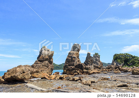 干潮時の橋杭岩　吉野熊野国立公園 54690128