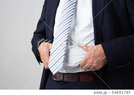 メタボ　中年太り　中年男性 54691795