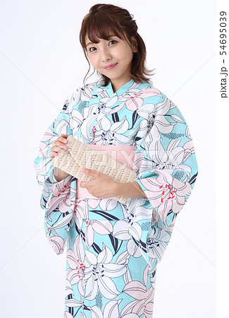 浴衣を着た女性 浴衣を着た女性 54695039