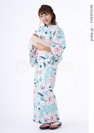 浴衣を着た女性 浴衣を着た女性 54695046