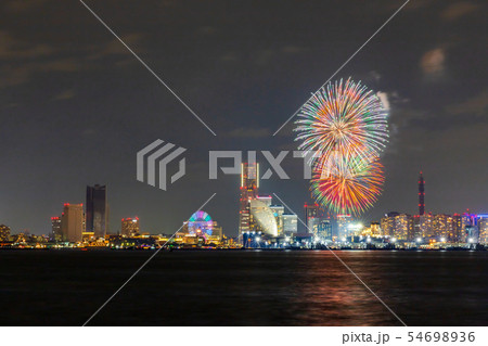 みなとみらいの花火・横浜 みなとみらいの花火・横浜 54698936