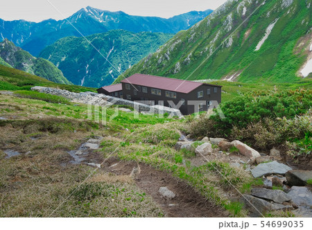 雷鳥と剱山荘 54699035