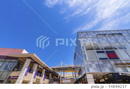 海浜幕張駅前の風景 54699237