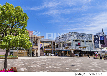 海浜幕張駅前の風景 54699246