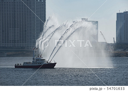 東京湾の水上出初式 54701633
