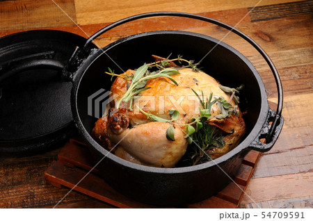 鶏肉の香草焼き ダッチオーブン 鶏肉の香草焼き ダッチオーブン 54709591