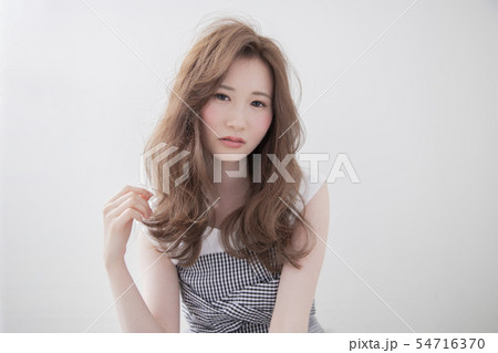 ゆるふわセミロングヘアー 日本人　ヘアスタイル 54716370