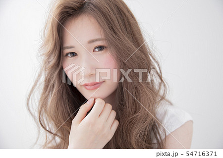 ゆるふわセミロングヘアー 日本人 ヘアスタイル ゆるふわセミロングヘアー 日本人 ヘアスタイル 54716371
