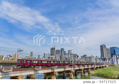 阪急電車　新淀川橋梁 54717325