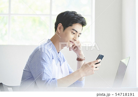 男性　ビジネス 54718191