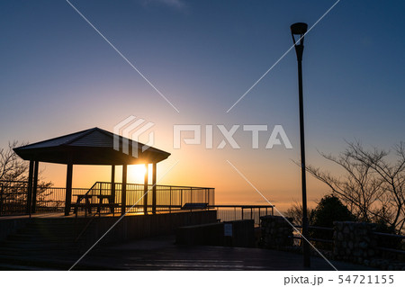 《兵庫県》日本三大夜景・掬星台の夜明け 54721155