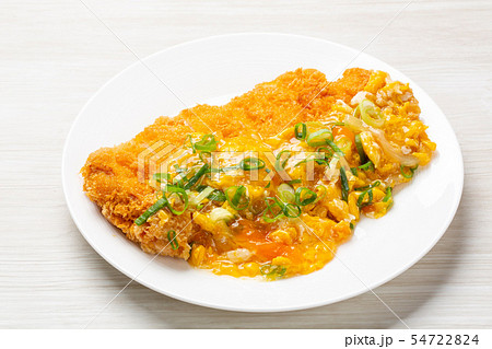 カツの玉子とじ カツの玉子とじ 54722824