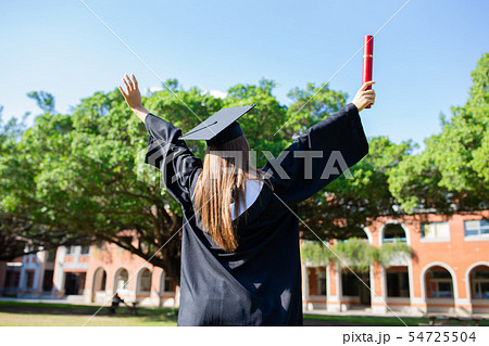 Pretty girl gratuate happily Pretty girl gratuate happily 54725504