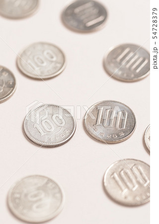 昔と今の百円硬貨 昔と今の百円硬貨 54728379