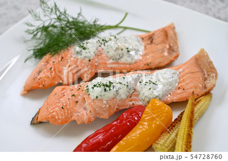 サーモンのロースト 54728760