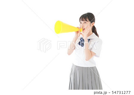 スポーツの応援をする若い女性 スポーツの応援をする若い女性 54731277