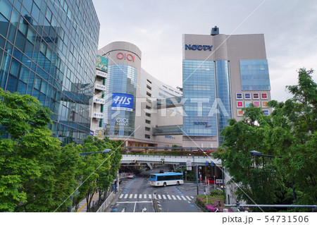 日本の川崎都市景観　武蔵溝ノ口駅（溝の口駅)前などを望む 54731506
