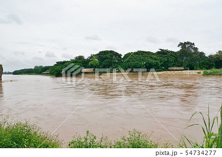 タイ王国チェンライ県を流コック川(Kok River in Chiang Rai,Thailand) タイ王国チェンライ県を流コック川(Kok River in Chiang Rai,Thailand) 54734277