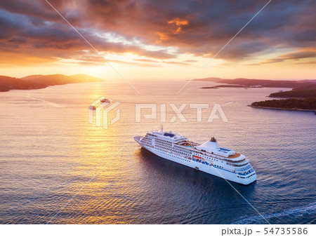 Dubrovnik, Croatia. Aerial view at the cruise ship 54735586