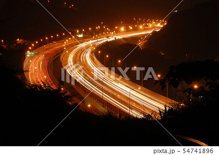 夜の東名高速道路の写真素材