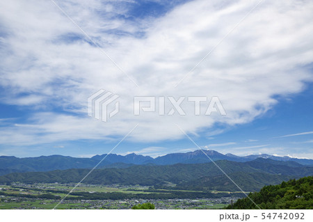 南アルプスと麓に広がる伊那市の風景 2019年6月撮影 南アルプスと麓に広がる伊那市の風景 2019年6月撮影 54742092