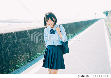 女子高生の登下校イメージ 54744284