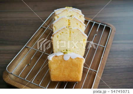 レモンやライムを使ったパウンドケーキ、バターケーキ、ウィークエンドシトロン レモンやライムを使ったパウンドケーキ、バターケーキ、ウィークエンドシトロン 54745071