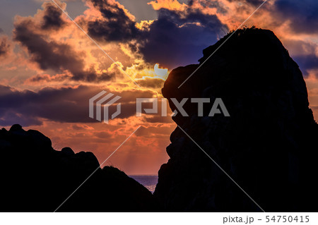 猿岩の夕陽　【長崎県壱岐市】 54750415