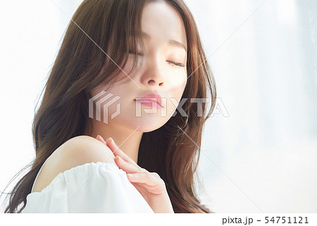 女性　ビューティー 54751121