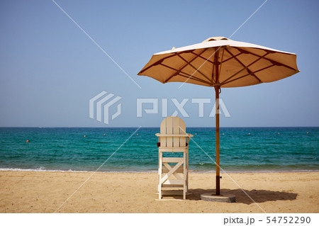 A lifeguard's chair on the beach. A lifeguard's chair on the beach. 54752290