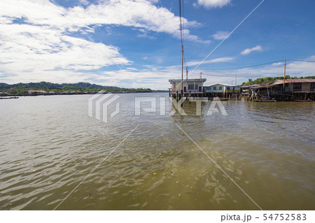 世界最大規模の水上家屋 54752583