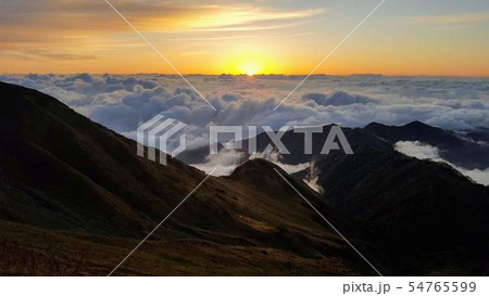 五竜山荘からのご来光 五竜山荘からのご来光 54765599