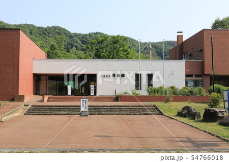 三笠市立博物館の正面入口 54766018