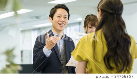 オフィスカジュアル_3人 オフィスカジュアル_3人 54766357