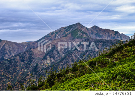 爺ヶ岳から望む鹿島槍ヶ岳 爺ヶ岳から望む鹿島槍ヶ岳 54776351